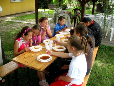 Újra a lovastanyán